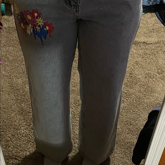 Shein Light Wash Floral Pattern Jeans Size L - Picture 4 of 4